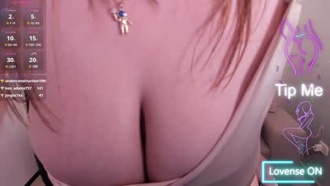 Snapshot of hannasophia_ chatting on February 8, 11:01 am online show from February 8, 11:01 am