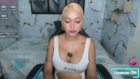hannasteyl2 online show from July 11, 11:32 am