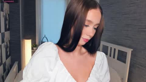 Snapshot of hannavaile chatting on October 1, 7:46 am Hanna online show from October 1, 7:46 am