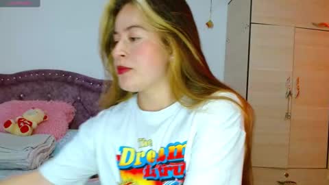 isabella   online show from October 22, 5:18 pm