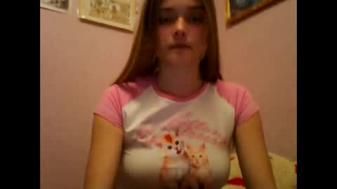 happyemily  online show from March 12, 9:17 pm