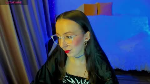 Stephanie online show from February 4, 7:50 pm