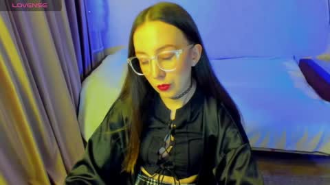 Stephanie online show from May 5, 5:27 pm
