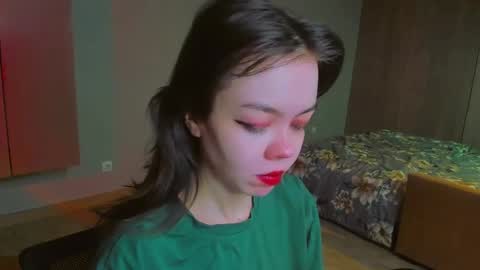 Snapshot of haribo_asmr chatting on January 7, 10:11 am Miss Hari online show from January 7, 10:11 am