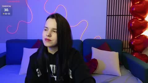 Snapshot of harleen_moore chatting on February 18, 7:10 pm Harleen online show from February 18, 7:10 pm