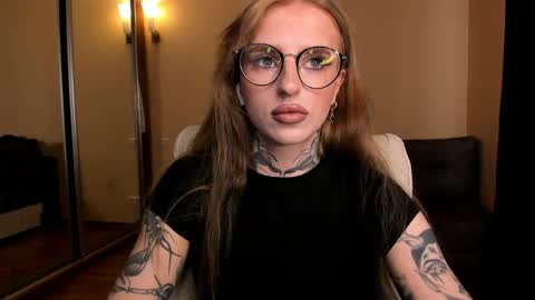 Julia online show from April 29, 5:32 am