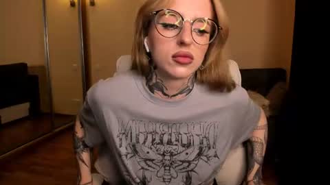 Julia online show from June 18, 5:53 am