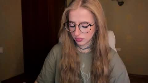 Julia online show from November 24, 6:04 am