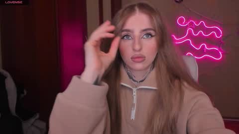 Julia online show from February 27, 5:13 am