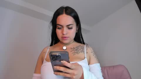 vanessa online show from October 25, 1:30 pm