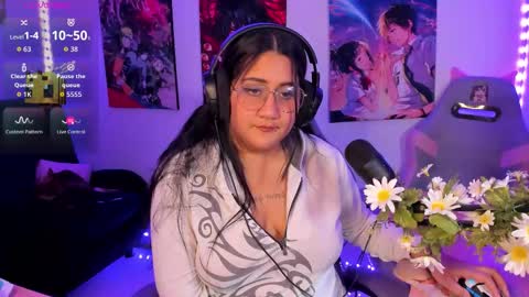 karen  online show from December 20, 1:09 am