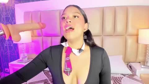 hatsajones online show from March 5, 4:41 am