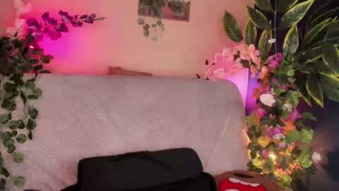 Marie online show from July 25, 7:04 am