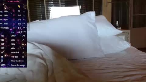 Snapshot of hazel_skye chatting on January 18, 6:03 am Hazel online show from January 18, 6:03 am