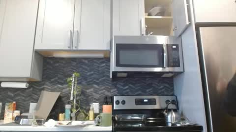 Snapshot of hazel_skye chatting on February 21, 2:59 pm Hazel online show from February 21, 2:59 pm