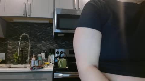 Snapshot of hazel_skye chatting on October 6, 10:47 pm Hazel online show from October 6, 10:47 pm