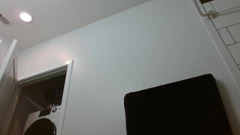 Snapshot of hazel_skye chatting on December 23, 1:56 pm Hazel online show from December 23, 1:56 pm