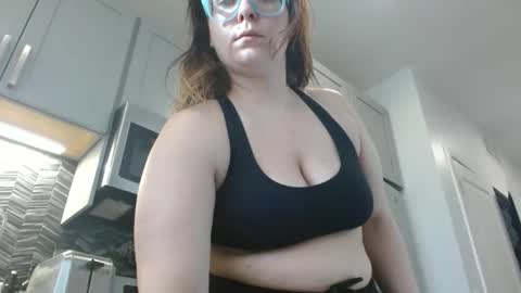Snapshot of hazel_skye chatting on January 1, 8:37 pm Hazel online show from January 1, 8:37 pm