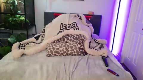 Hazeleo online show from March 17, 12:25 am