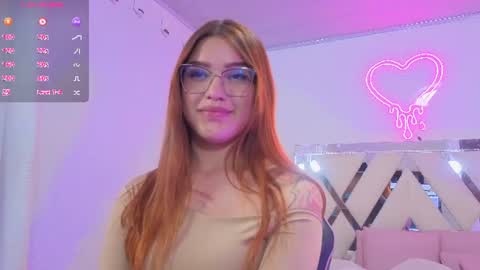 hazell_tay1 online show from July 28, 5:27 am
