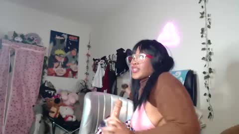 Snapshot of hazzelopium chatting on January 9, 9:05 pm Mya online show from January 9, 9:05 pm