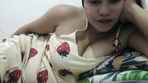 heavenlyeyes69 online show from February 16, 12:21 am