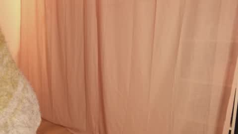 Snapshot of hee_jeen chatting on December 26, 12:03 am Jeen online show from December 26, 12:03 am