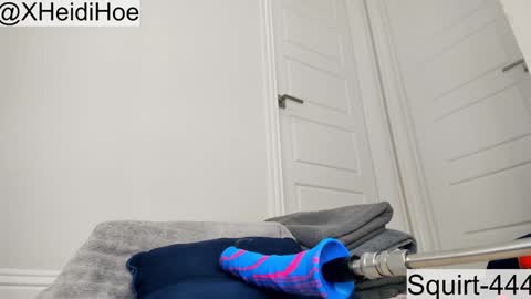 Manyvids    online show from January 8, 7:23 am