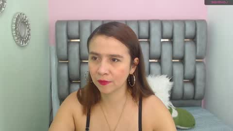Snapshot of heidy_wells chatting on March 12, 12:04 pm Heidy online show from March 12, 12:04 pm