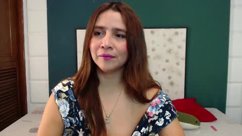 Snapshot of heidy_wells chatting on March 11, 12:06 pm Heidy online show from March 11, 12:06 pm