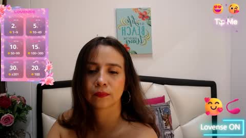 Snapshot of heidy_wells chatting on January 6, 12:13 pm Heidy online show from January 6, 12:13 pm