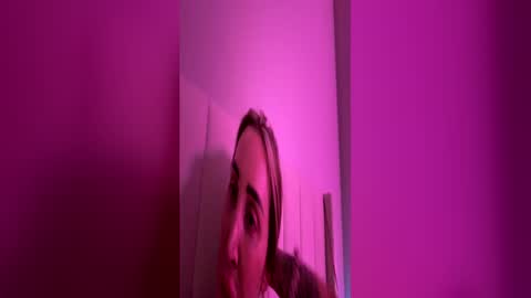 LADY LUNA YOU KNOW WHO IT IS 3 online show from May 20, 6:32 am