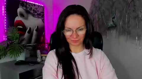 Helen online show from April 21, 4:25 pm