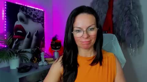 Helen online show from May 11, 2:45 pm