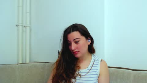 helen_adams_ online show from December 4, 5:49 am