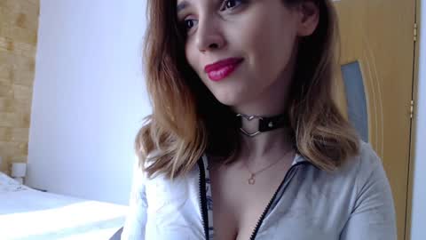 Snapshot of helen_quinn chatting on December 4, 10:46 am helen_quinn online show from December 4, 10:46 am