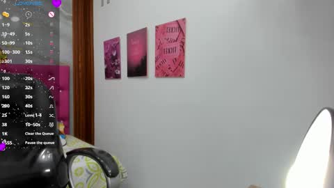 Helen online show from December 3, 6:54 pm