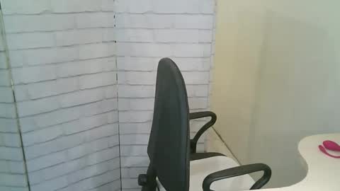 Helen online show from May 16, 2:05 pm