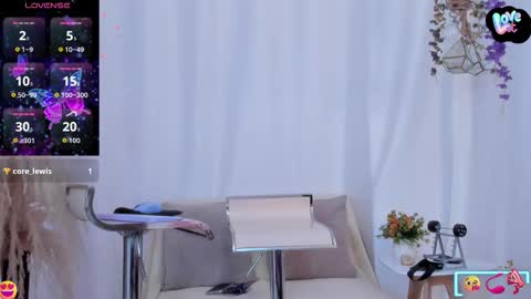 Helena Fits online show from March 5, 8:37 pm