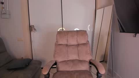 Helen online show from November 21, 3:47 pm