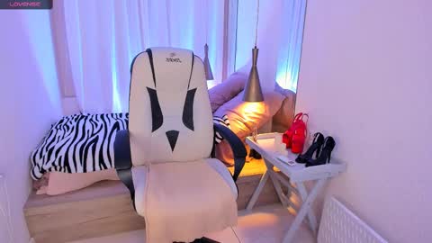 Helena online show from February 12, 1:38 pm