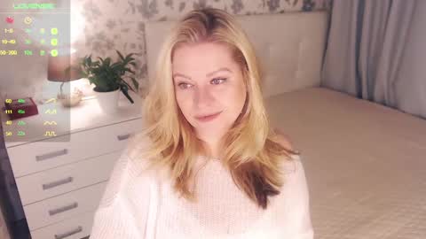 Snapshot of helenbonham chatting on December 18, 3:47 am Helena Bonham online show from December 18, 3:47 am