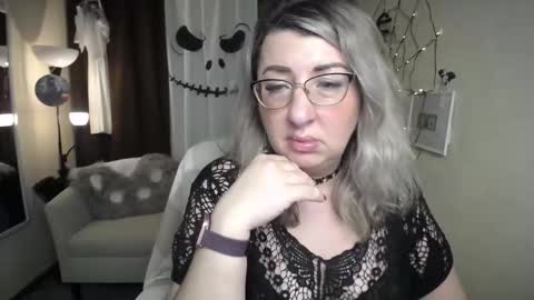 helenenigma online show from October 27, 7:52 pm