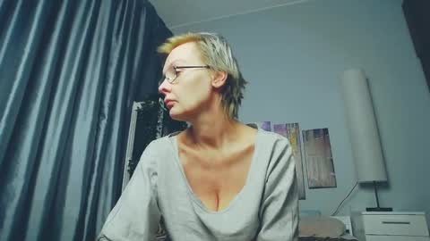 Snapshot of helgahimmele chatting on March 9, 9:57 pm Helga online show from March 9, 9:57 pm