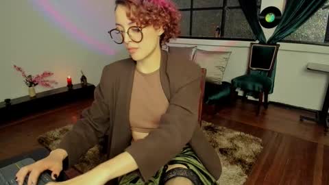 Heliconia online show from February 21, 3:18 am