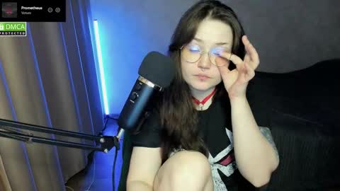 Red online show from September 16, 7:22 pm