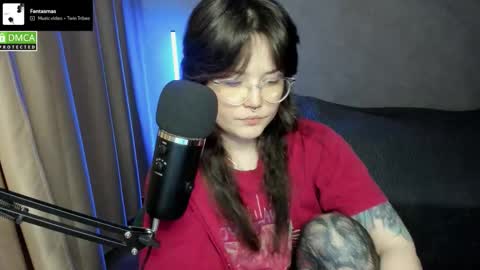 Red online show from October 28, 8:25 pm