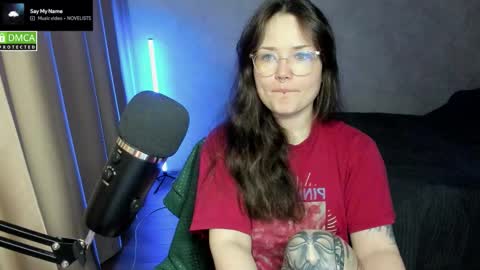 Red online show from September 22, 6:28 pm