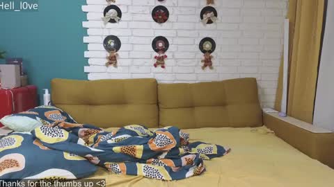 Snapshot of hell_l0ve chatting on December 17, 4:01 am Anastasiia online show from December 17, 4:01 am