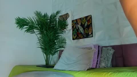 hellen     online show from November 24, 7:49 pm